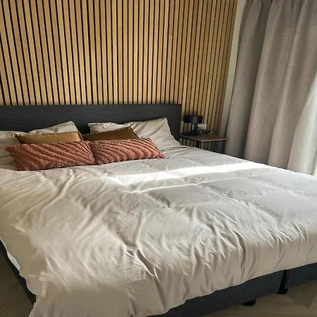 In With Veranda Ulicoten