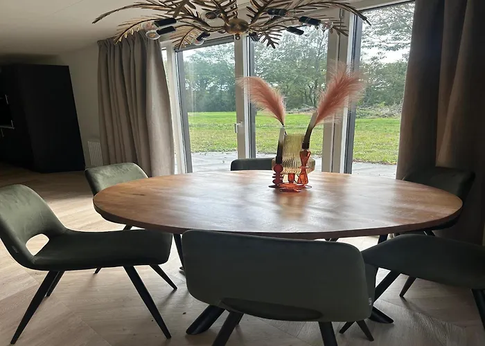 In With Veranda * Ulicoten